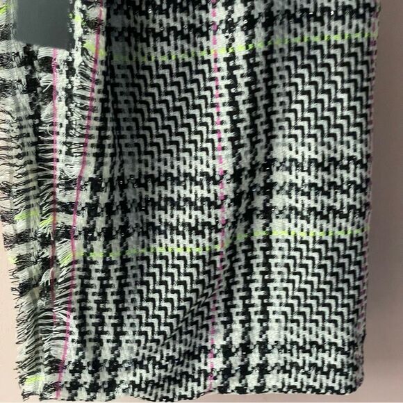 Steve Madden NWT Cream/Black/Yellow/Pink Houndstooth Sequin Frayed Blanket Scarf - Picture 7 of 10